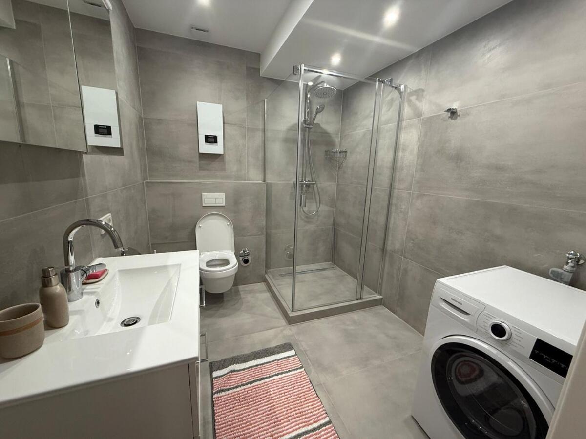Luxury Deluxe Apartment With 3 Rooms Xl-Orchid * Köln